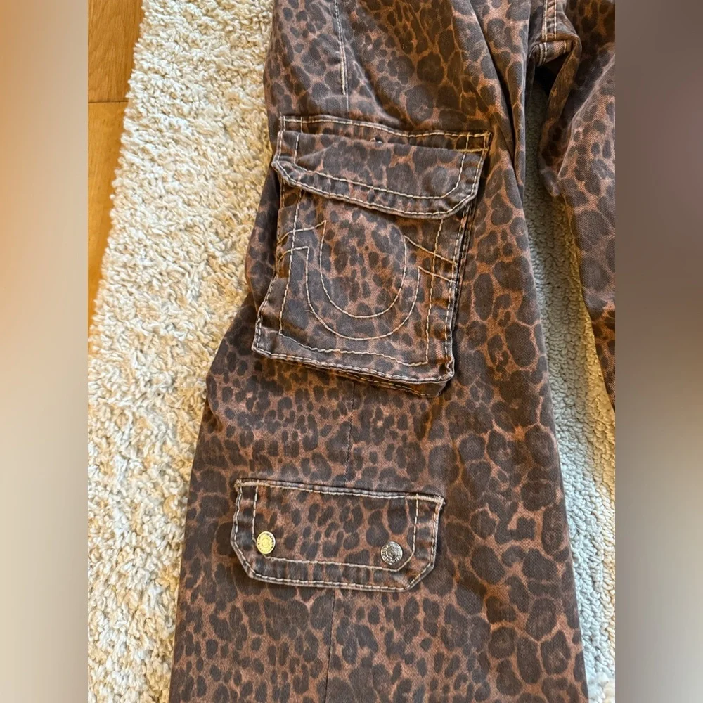 True Religion Brown Leopard Print Women Jeans - Picture 5 of 8
